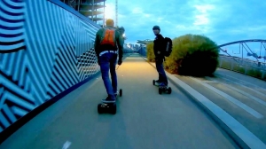Bustin' around in Greenwich London with 4 Evolve electric skateboards
